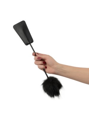 Easytoys Fetish - Fluffy Kietelaar en Zweepje in 1 - Zwart