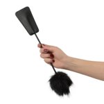 Easytoys Fetish - Fluffy Kietelaar en Zweepje in 1 - Zwart