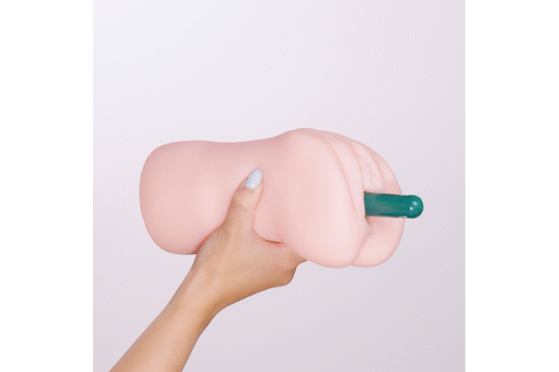 Emma Olsen - Elektrische Masturbator met Zuigfunctie