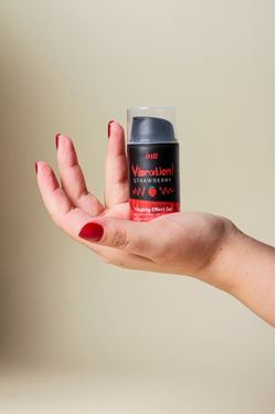 INTT - Vibration! Strawberry Tingling Gel