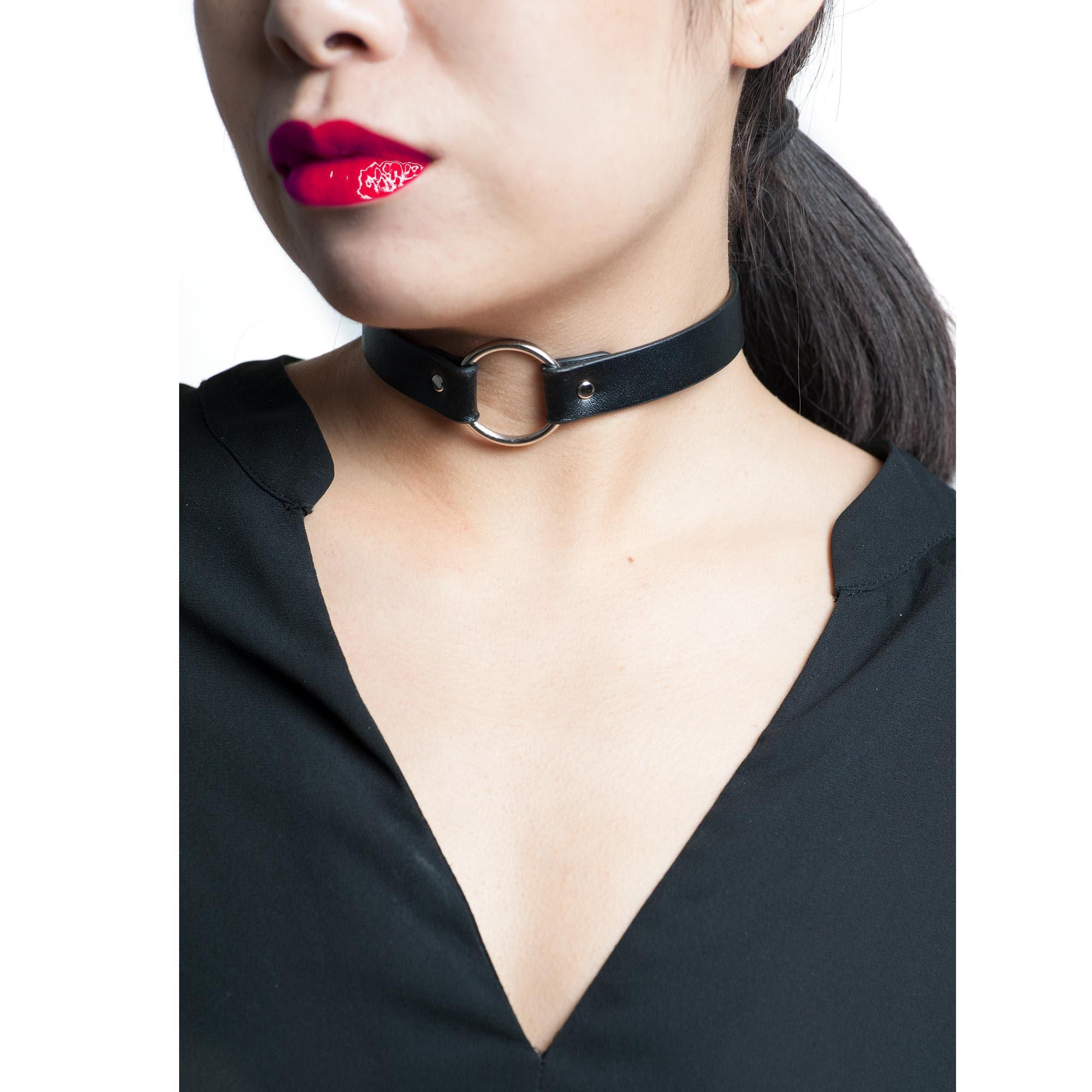 Choke Me - Schwarz von k;nk online bei Amorelie kaufen. - AMORELIE