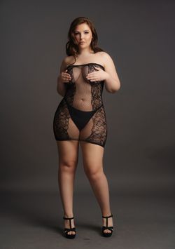Mini robe sans bretelles pour formes généreuses